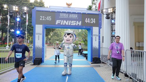 Race photo from KEMLU RUN 2025