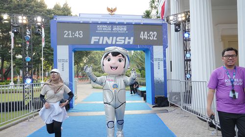 Race photo from KEMLU RUN 2025