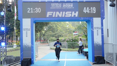 Race photo from KEMLU RUN 2025