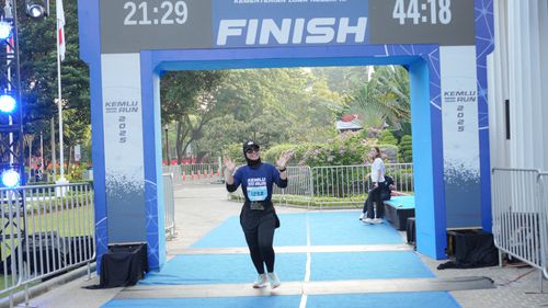 Race photo from KEMLU RUN 2025