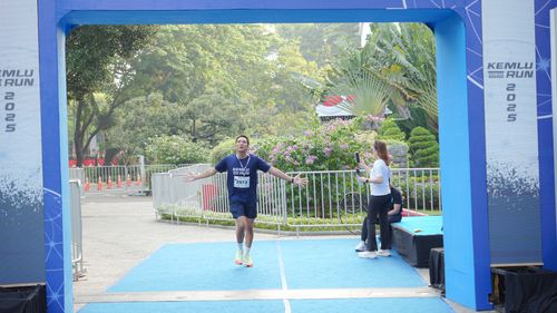 Race photo from KEMLU RUN 2025