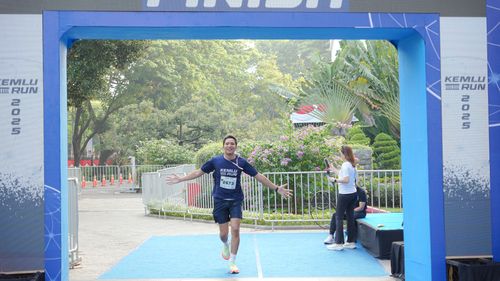 Race photo from KEMLU RUN 2025