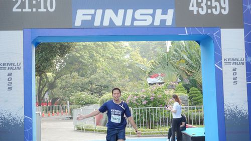 Race photo from KEMLU RUN 2025