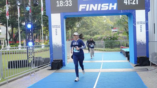 Race photo from KEMLU RUN 2025