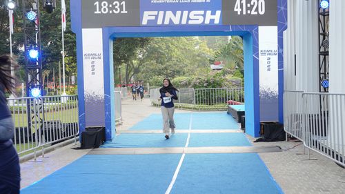 Race photo from KEMLU RUN 2025