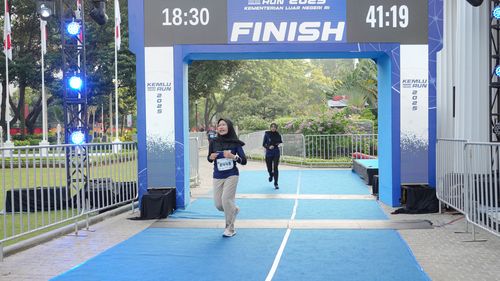 Race photo from KEMLU RUN 2025