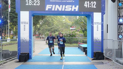 Race photo from KEMLU RUN 2025