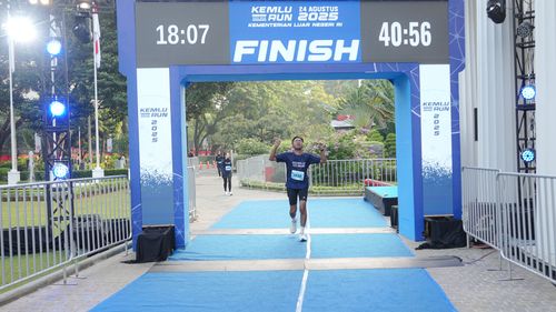 Race photo from KEMLU RUN 2025
