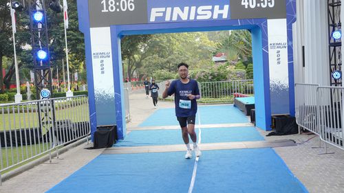 Race photo from KEMLU RUN 2025