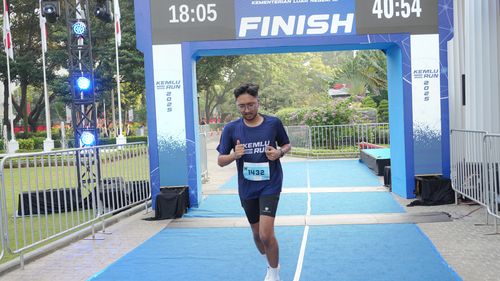 Race photo from KEMLU RUN 2025