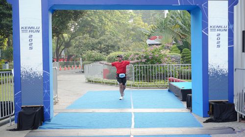 Race photo from KEMLU RUN 2025