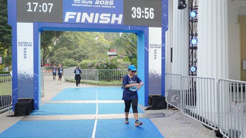 Race photo from KEMLU RUN 2025