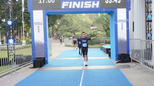 Race photo from KEMLU RUN 2025