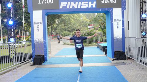 Race photo from KEMLU RUN 2025