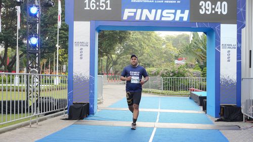 Race photo from KEMLU RUN 2025