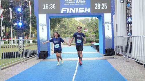 Race photo from KEMLU RUN 2025