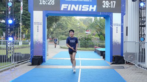 Race photo from KEMLU RUN 2025