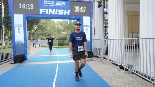 Race photo from KEMLU RUN 2025