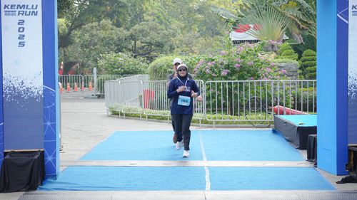 Race photo from KEMLU RUN 2025