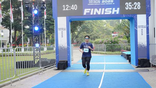 Race photo from KEMLU RUN 2025