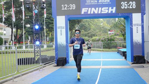 Race photo from KEMLU RUN 2025