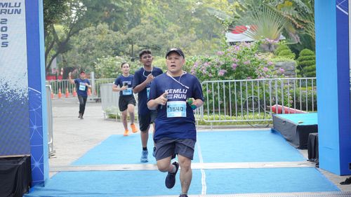 Race photo from KEMLU RUN 2025