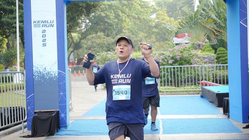 Race photo from KEMLU RUN 2025