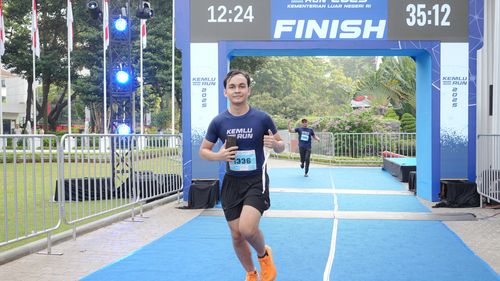 Race photo from KEMLU RUN 2025