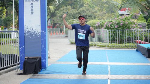 Race photo from KEMLU RUN 2025