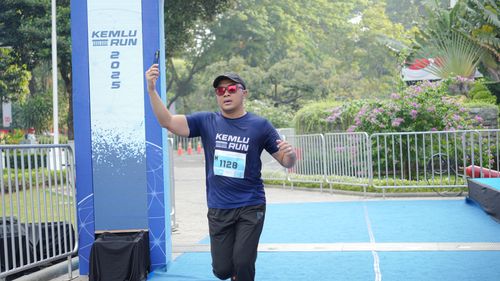 Race photo from KEMLU RUN 2025