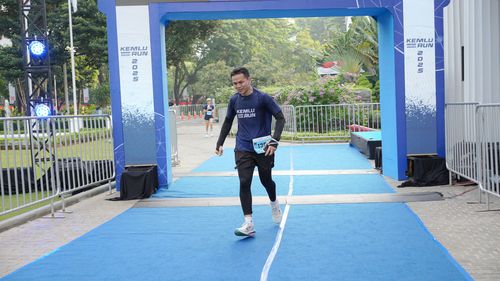 Race photo from KEMLU RUN 2025