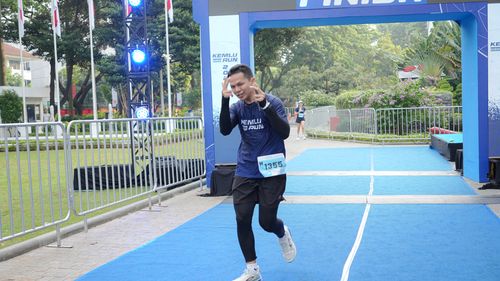Race photo from KEMLU RUN 2025