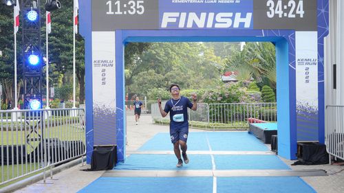 Race photo from KEMLU RUN 2025