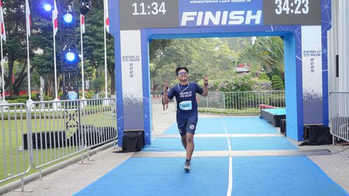 Race photo from KEMLU RUN 2025
