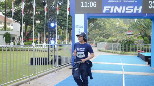 Race photo from KEMLU RUN 2025