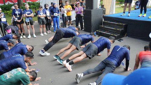 Race photo from KEMLU RUN 2025