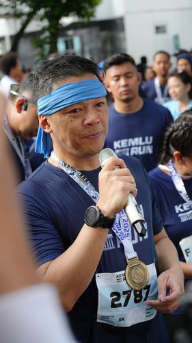 Race photo from KEMLU RUN 2025