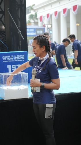 Race photo from KEMLU RUN 2025