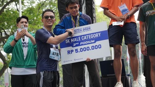 Race photo from KEMLU RUN 2025
