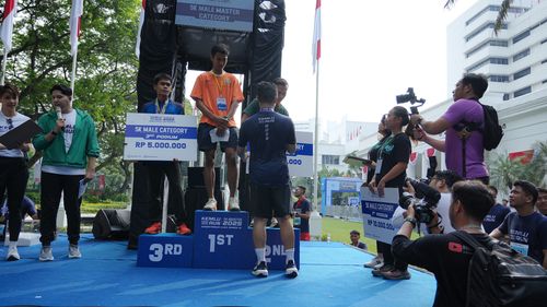 Race photo from KEMLU RUN 2025