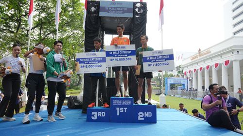 Race photo from KEMLU RUN 2025