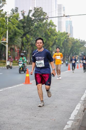 Race photo from KEMLU RUN 2025