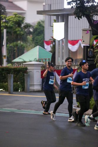 Race photo from KEMLU RUN 2025