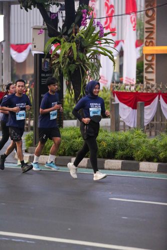 Race photo from KEMLU RUN 2025