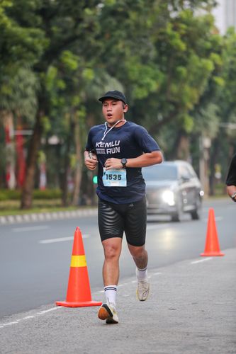 Race photo from KEMLU RUN 2025