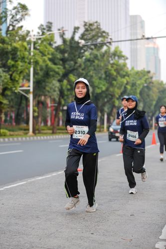 Race photo from KEMLU RUN 2025