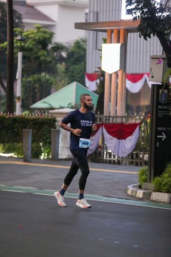 Race photo from KEMLU RUN 2025