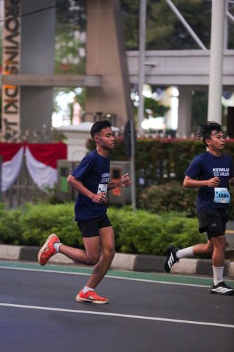 Race photo from KEMLU RUN 2025