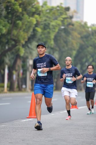 Race photo from KEMLU RUN 2025