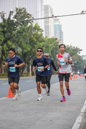 Race photo from KEMLU RUN 2025